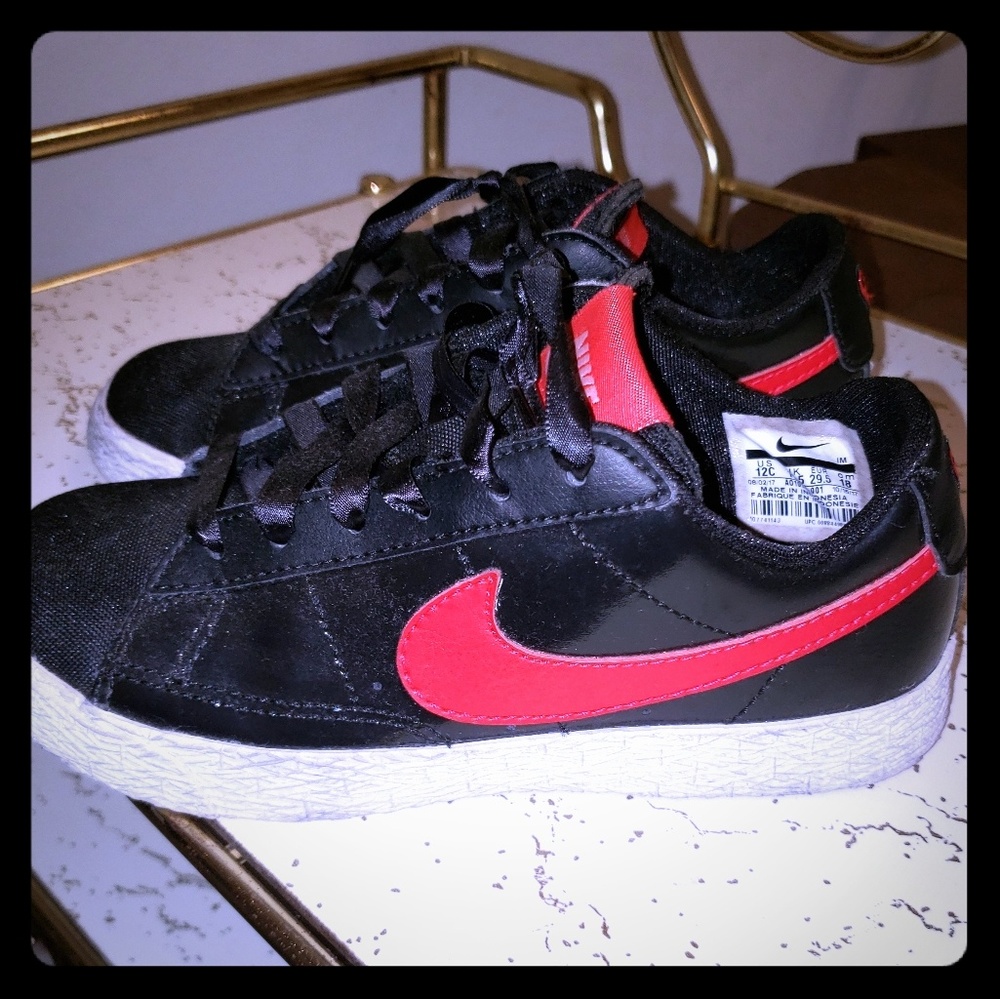 Nike girls shoes size 12